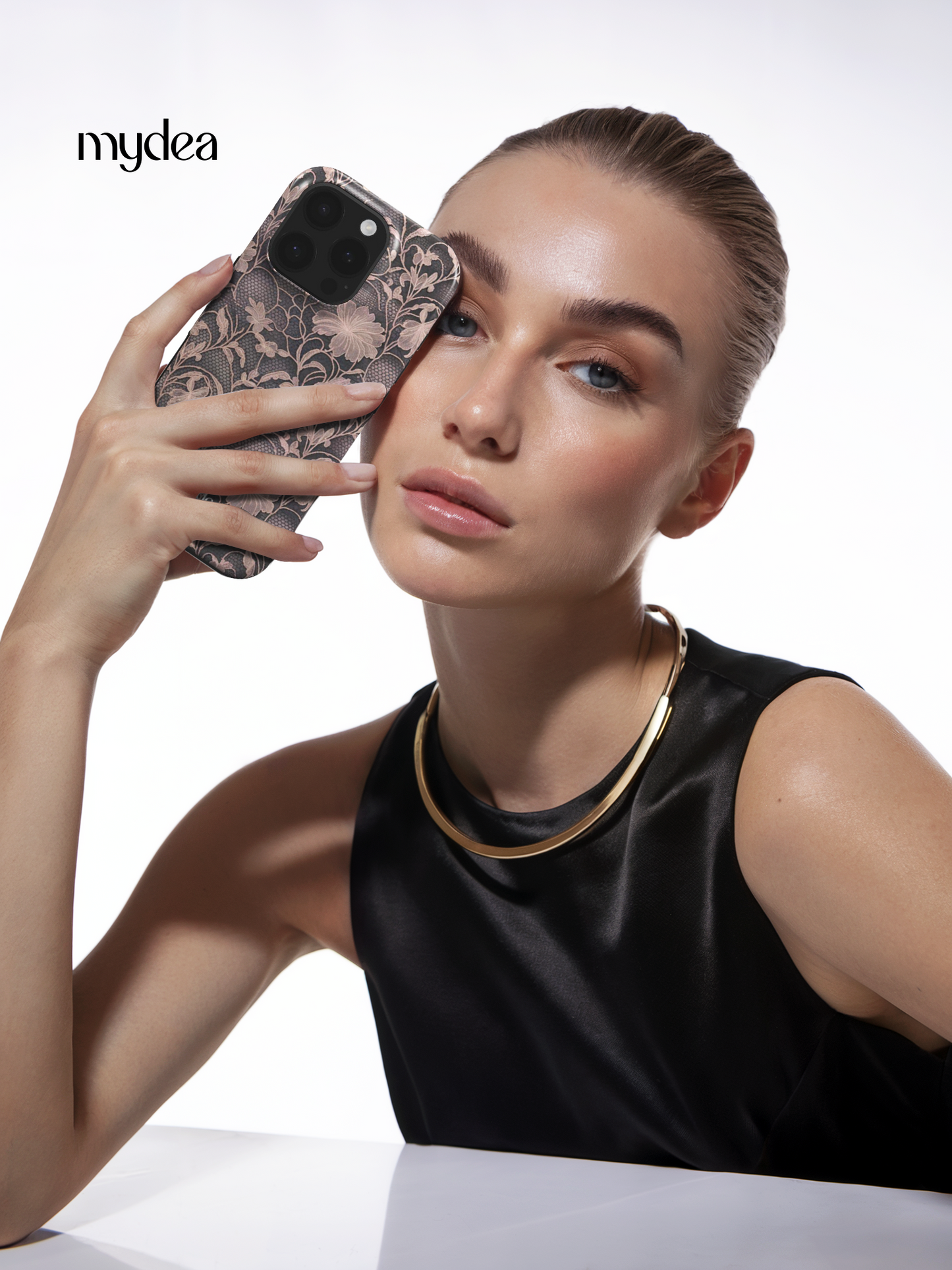 Noir Lace MagSafe