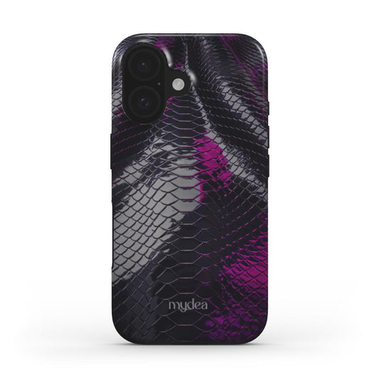 Cover Tough MagSafe con texture pitonata e riflessi viola su base nera – look audace, elegante e misterioso.